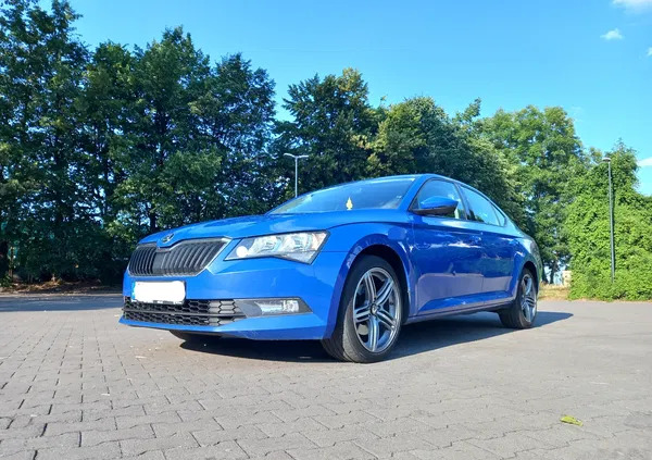 łódzkie Skoda Superb cena 47900 przebieg: 298000, rok produkcji 2018 z Kutno